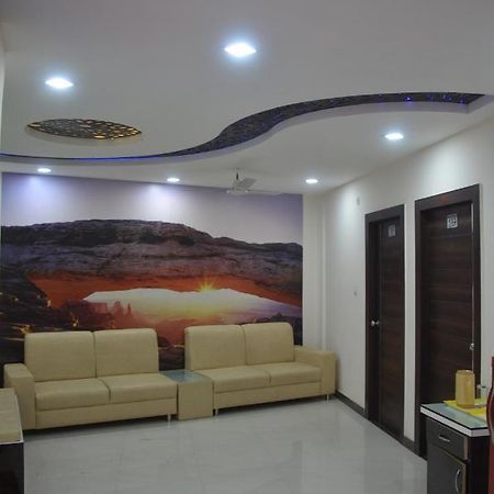 Hotel Krishna Galaxy Κανπούρ Εξωτερικό φωτογραφία