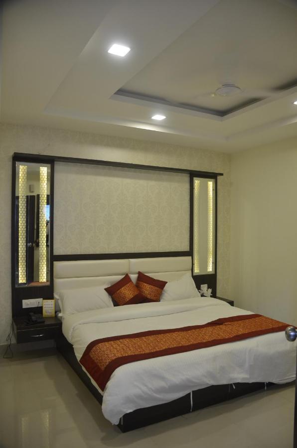 Hotel Krishna Galaxy Κανπούρ Εξωτερικό φωτογραφία