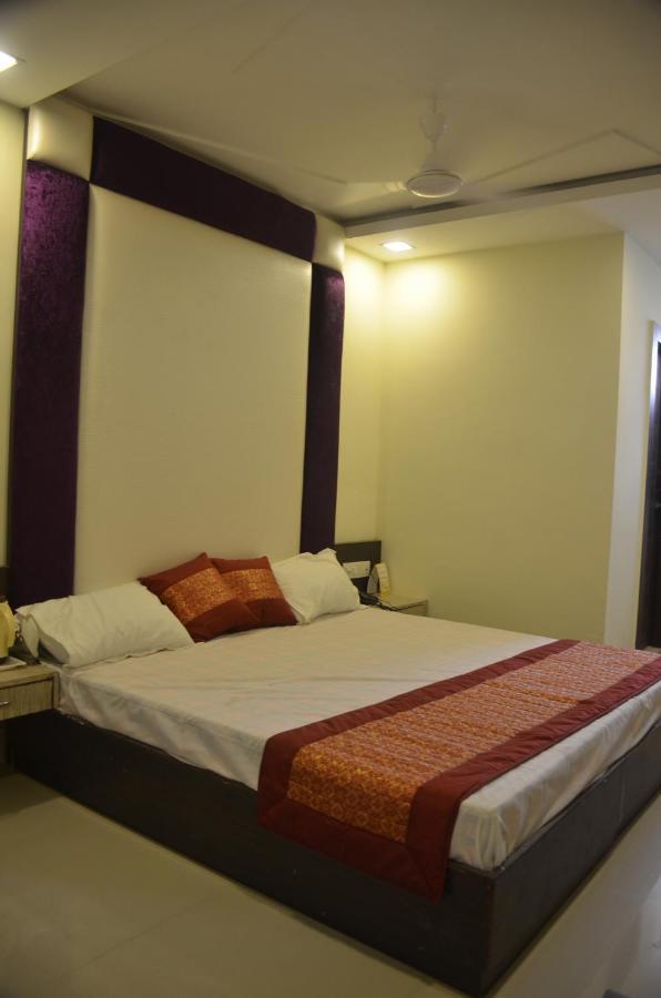 Hotel Krishna Galaxy Κανπούρ Εξωτερικό φωτογραφία