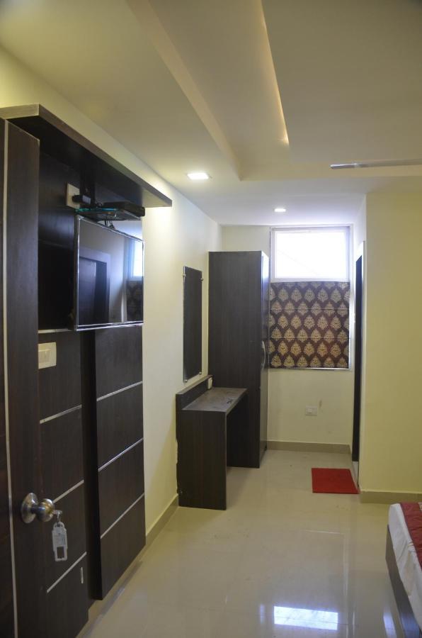 Hotel Krishna Galaxy Κανπούρ Εξωτερικό φωτογραφία
