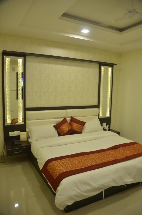 Hotel Krishna Galaxy Κανπούρ Εξωτερικό φωτογραφία